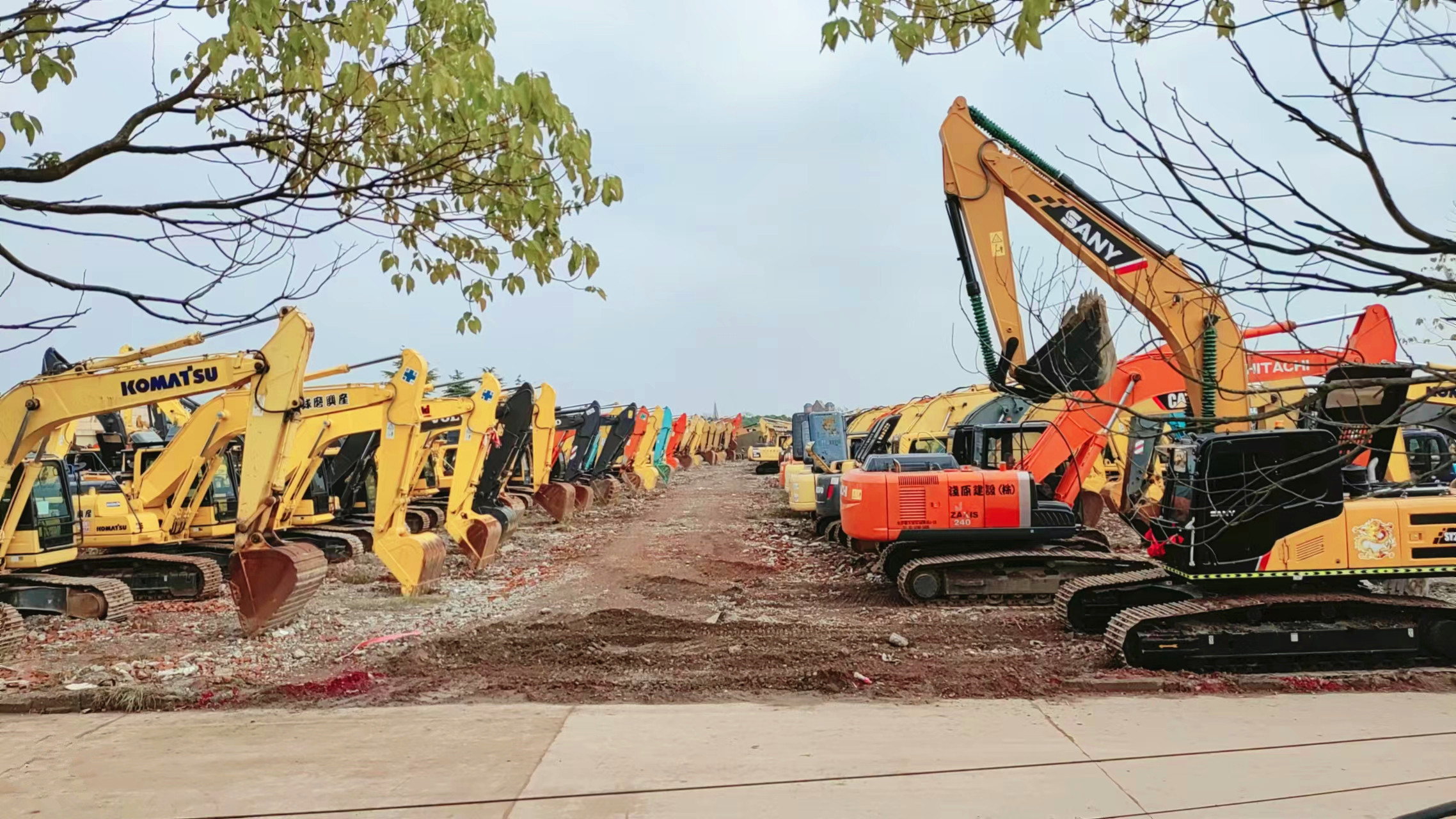 qualidade Excavadora usada fábrica