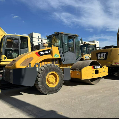 Rolo compactador de asfalto de tambor único com potência nominal de 55,4kW para pavimentação precisa em amarelo